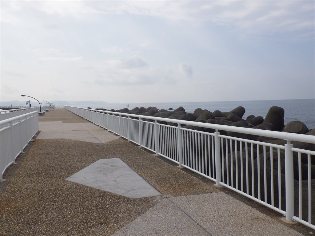 江ノ島の湘南大堤防がついに“全面”釣り禁止！