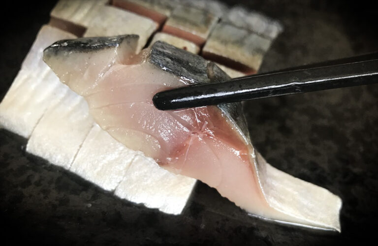 【安心】しめ鯖の作り方！釣り人が作る『絶品しめサバ』レシピ公開