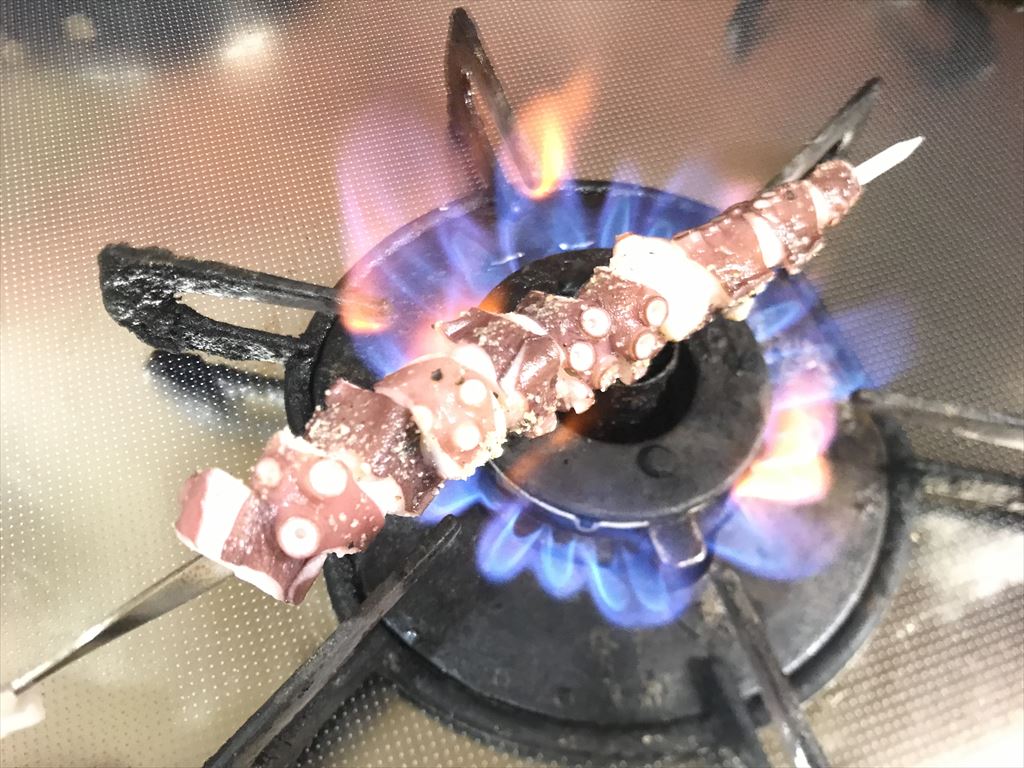 タコのおつまみレシピ！たこの串焼きがシンプルで美味い！
