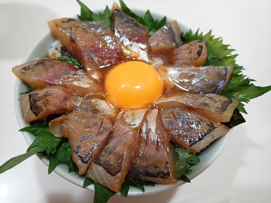 アジユッケ風の丼飯の作り方！焼き肉のたれで簡単＆激美味レシピ